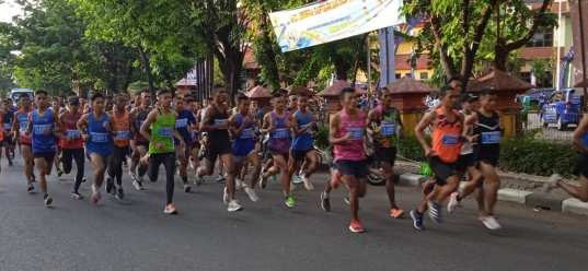 Lomba Lari USM 10K, Menpora Lepas 2.000 Pelari