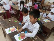 Kolase, Latih Kesabaran dan Ketellitian Peserta Didik