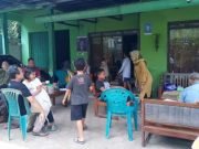Cara Unik Calon Petinggi Raih Simpati Massa