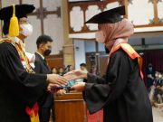1.047 Lulusan Berpredikat dengan Pujian, UNS Mewisuda 1.487 Sarjana Baru
