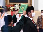 Presiden Jokowi Lantik Hendrar Prihadi sebagai Kepala LKPP