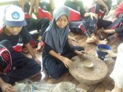 Tak Ingin Gerabah Punah, Siswa SMPN 2 Kutowinangun Ikuti Pelatihan