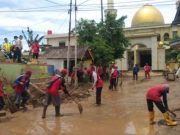 Bersama TNI dan Polri, Pemkot Semarang Lakukan Kerja Bhakti Bersihkan Rumah Terdampak Banjir