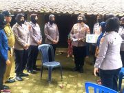 Polwan Wonogiri Takziyah ke Rumah Duka Korban Kecelakaan Maut di Nguntoronadi