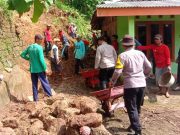 Polsek Eromoko Wonogiri Prakarsai Kerja Bakti di Lokasi Bencana Tanah Longsor
