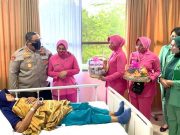 Kapolres Wonogiri Membezuk Korban Luka Kecelakaan Maut Nguntoronadi