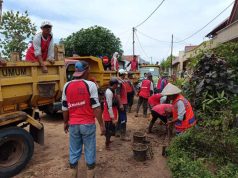 Pemkot Semarang Bersama TNI-Polri Kerja Bakti Bersihkan Rumah yang Kebanjiran