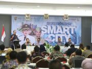 Pemerintah Kota Semarang Terus Upayakan Penguatan Program Smart City Pelaksana harian (Plh) Wali kota Semarang, Iswar Aminuddin, memberikan sambutan dalam acara Sosialisasi Smart City Kota Semarang tahun 2022 di Hotel Neo Candi Simpang Lima. Foto: HERY priyono