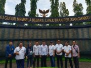 Peringati Hari Pahlawan, Pimpinan USM Ziarah ke Makam Pendiri USM