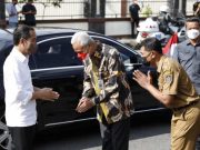 Cegah Inflasi, Ganjar Dampingi Jokowi Cek Harga Bahan Pokok di Pasar Tradisional