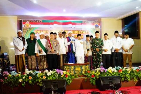 Pilpet Lancar, Polres Jepara Gelar Sholawatan Berhadiah Umroh Gratis