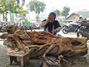 Seni Ukir dan Tangguhnya Perempuan Jepara