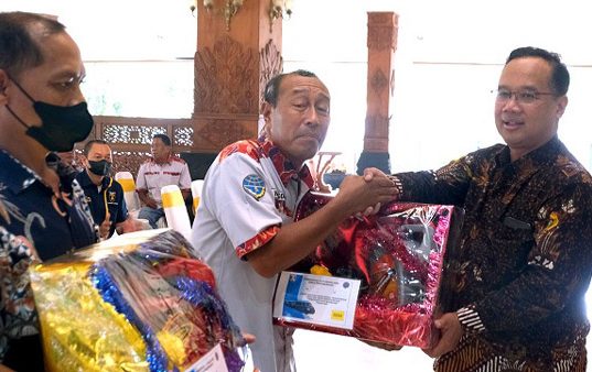 310 Awak Angkutan Terima Bantuan Operasional dari Pemkot Magelang