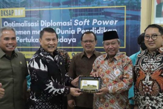 Bicara Diplomasi Soft Parlemen, BKSAP DPR-RI Lakukan Kunjungan Kerja ke UMS