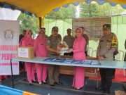 Hari Natal, Kapolres dan Bhayangkari Sambangi Pos Pelayanan Ops Lilin