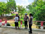 Kapolsek Grobogan dan Anggota Tinjau Banjir di Bakung