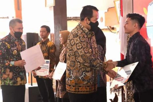 Sebanyak 618 Mahasiswa Wonogiri Menerima Beasiswa