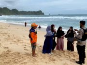 Cuaca Ekstrem, Ini yang Dilakukan Polisi di Pantai Selatan Wonogiri