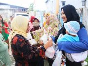 Tebus Murah Sembako dan Bazaar PKK RT 08 Kelurahan Wonotingal Semarang Dibanjiri Warga