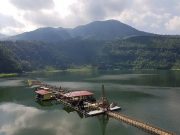 Telaga Menjer Wonosobo: Menyeimbangkan Pariwisata dengan Kelestarian Alam Salah satu sudut di kawasan wisata Telaga Menjer Wonosobo. Foto: tripadvisor.co.id