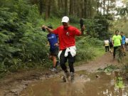 Ganjar Libas Genangan Air Demi Ikuti Siksorogo Trail Run di Gunung Lawu