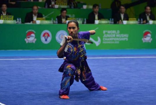 Ivana Raih Emas Pakai Pedang Pinjaman