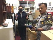 Jelang Akhir Tahun Polsek Jebres Sita Miras Ratusan Botol Miras