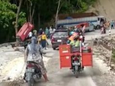 Truk Tak Kuat Nanjak, Melorot Tabrak Gran Max dan Motor di Kradenan