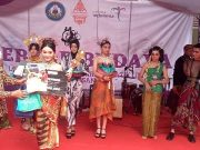 Gebyar Budaya Dies Natalis STIEPARI, Maria Theresia Juara 1 Fashion Show Wastra Nusantara
