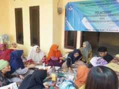 Tim Pengabdian STIESIA Surabaya Gelar Pelatihan Labeling dan Packaging Kerupuk Ikan di Kelurahan Gunung Anyar Tambak