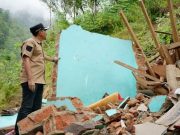Rumah Warga Hancur oleh Bencana Longsor di Pacitan
