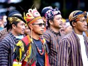 Peserta Upacara Peringatan HAB di Pacitan Mengenakan Busana Tradisional