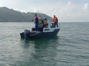 Perahu Nelayan Terbalik di Pantai Logending, Dua Nelayan Selamat