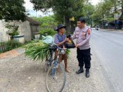 Jumat Berkah Patroli Bansos Mobiling Polsek Blora Bagikan Paket Sembako