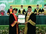 Buya Yahya Raih Profesor Kehormatan di Unissula