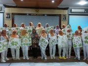 DWP DPUPR Ajari Anggota Membuat Batik Ecoprint