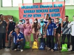 RTMM Bagikan Sembako untuk Buruh Rokok Kudus Korban Banjir