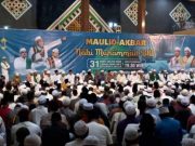 Pergantian Tahun di Kota Tegal Ribuan Orang Ikuti Pengajian dan Pesta Kembang Api