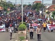 Ribuan Nelayan Kota Tegal Turun ke Jalan Tolak Aturan PNBP