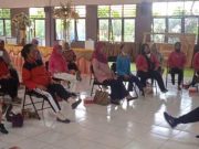Tim PkM USM Beri Pelatihan Atasi Nyeri Lutut bagi Lansia