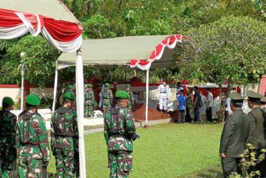 Letkol Laut (Purn) HM Gunawan Dimakamkan di TMP Giri Dharma Jepara