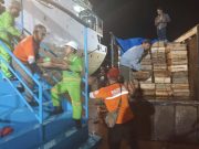 Baznas Jepara Beri Bantuan Sembako untuk Masyarakat Karimunjawa yang Masih Tertahan Akibat Cuaca Buruk