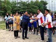Unisri Voli Akademi Peroleh Bantuan Bola Voli dari PBVSI Solo