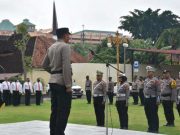 Tiga Personel Polresta Surakarta Menerima Kenaikan Pangkat Pengabdian