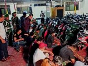 Judi Sabung Ayam Digerebek di Purwodadi, 17 Orang Ditangkap Motor Plat Merah Ikut Disita