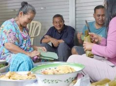 Wuih, Bupati Pacitan Njajan Lontong Pecel di Pasar Arjowinagun