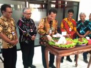 Hari Pers di Wonogiri Ditandai Pemotongan Tumpeng oleh Bupati