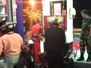 Personel TNI di Nguntoronadi Wonogiri Menggelar Patroli Malam