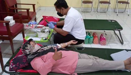 Perhutani Mantingan Lakukan Kegiatan Donor Darah dalam Memperingati Hari K3