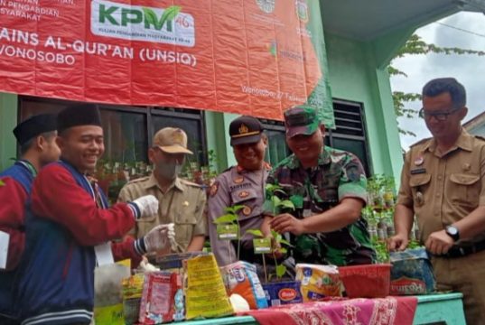 LP3M Unsiq Jateng Raih Rekor Muri Tanam 100.000 Bibit Cabai di Wonosobo